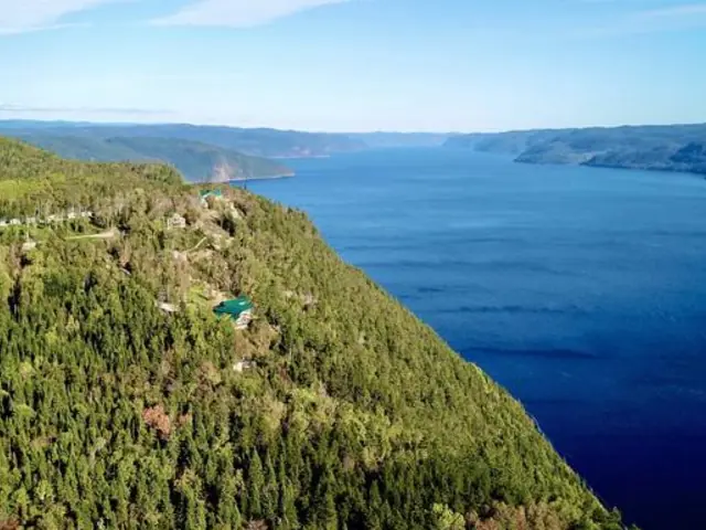 Northern Quebec: Summer Lodge Escape