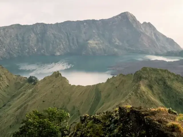 Wild Sumatra to Gili Bliss: The Ultimate Adventure