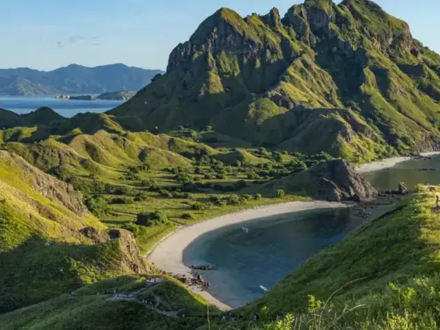 Ubud to Flores: Komodo Dragons, Beaches & Tribal Treks