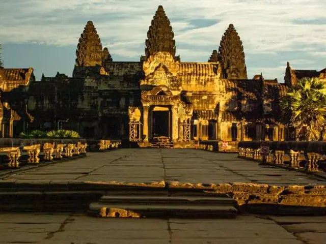 Cambodia to Vietnam: Lanterns, Nightlife & Local Living