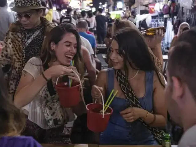 Siem Reap to Bangkok: Sandy Beaches, City Life & Street Food