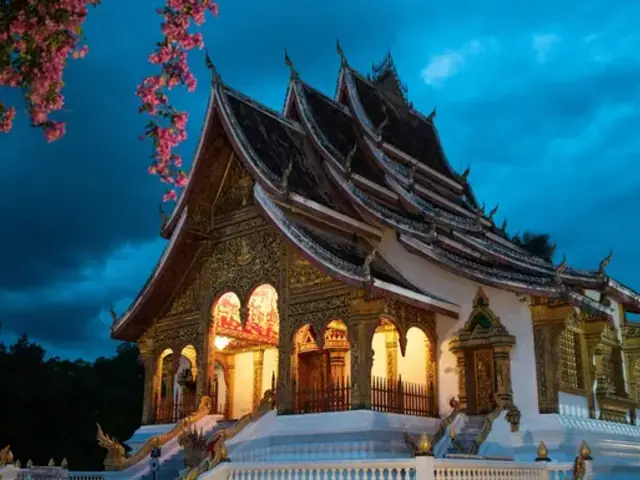 Signature: Vietnam, Laos & the Temples of Cambodia