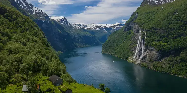 Signature: Norway's Fjords & Mountain Vistas