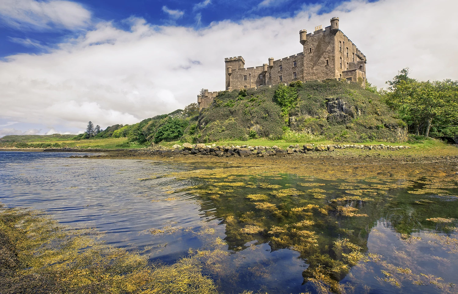 DunveganCastle_ScottishClansandCastles_Featured.png