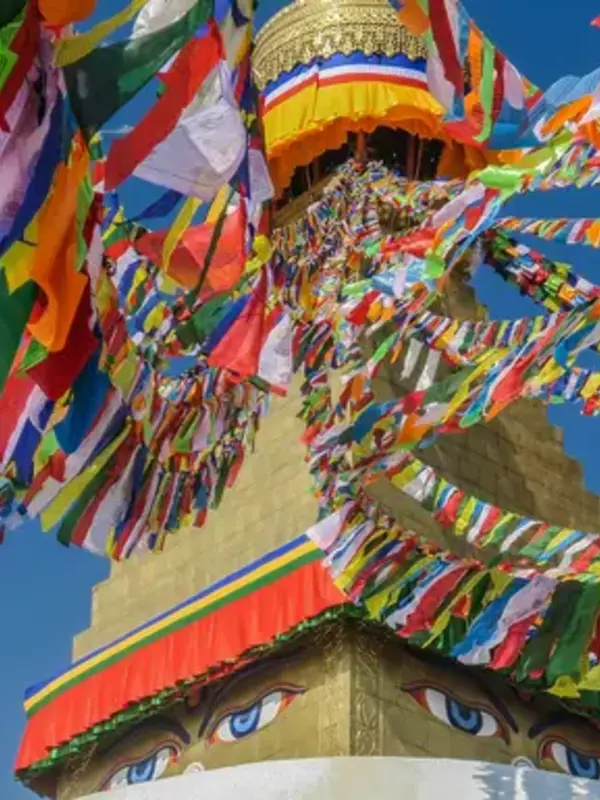Signature: Nepal’s Himalayan Peaks, Kathmandu & Chitwan