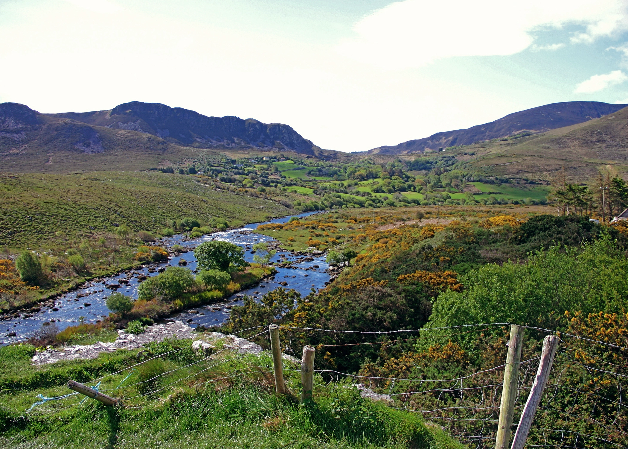 Exploring Britain and Ireland featuring England, Ireland, Scotland and Wales