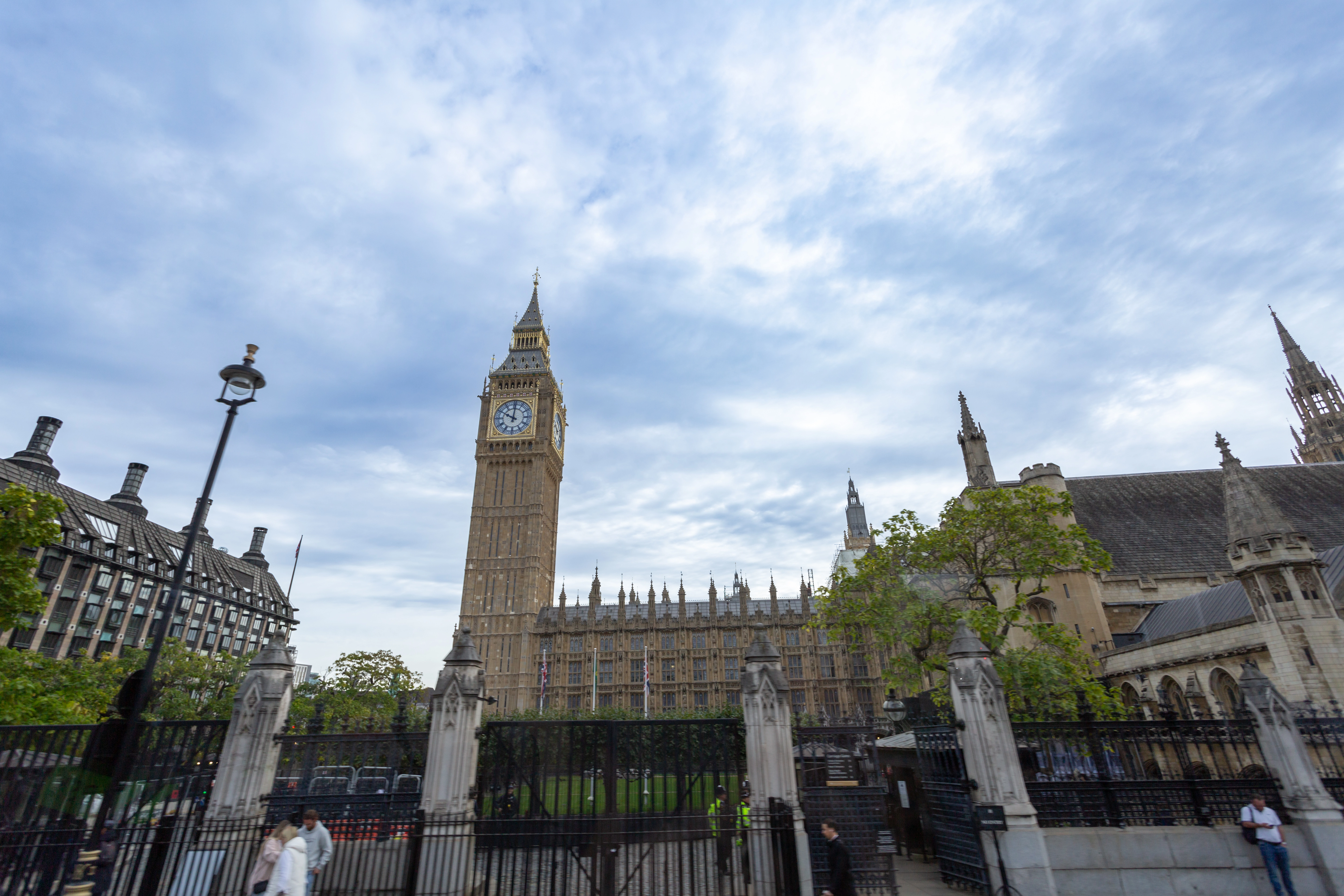 Coasts & Countrysides of England with Edinburgh, Liverpool & London