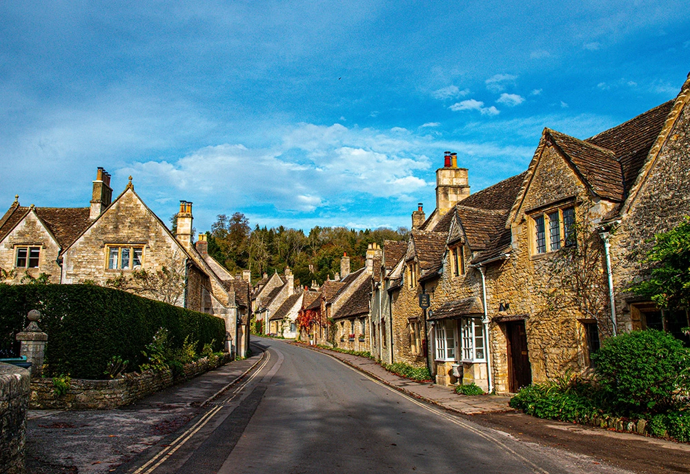 Coasts & Countrysides of England with Edinburgh, Liverpool & London