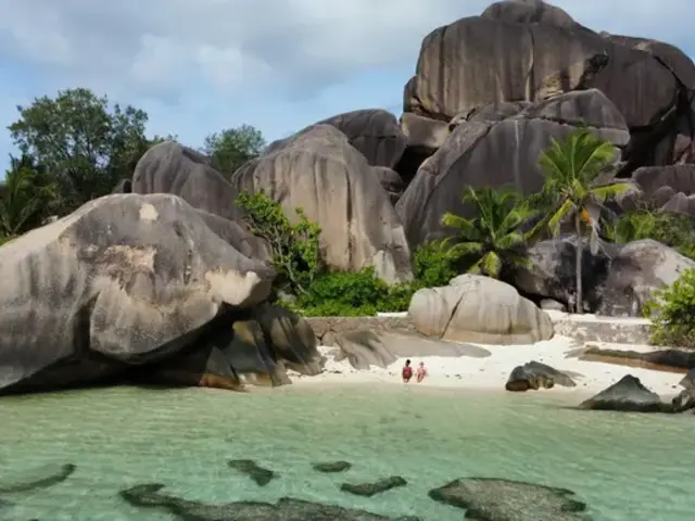 Kenya & Seychelles: Maasai Mara, Wildlife Safaris & Island Shores