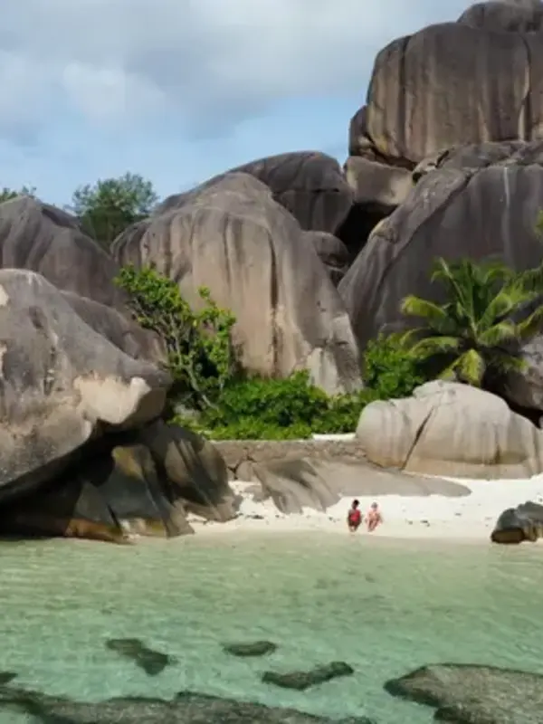 Kenya & Seychelles: Maasai Mara, Wildlife Safaris & Island Shores