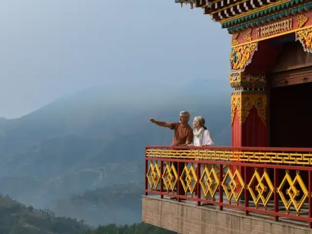 Signature: India, Nepal & Bhutan, Taj Mahal, Himalayas & Tiger's Nest