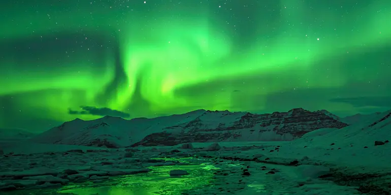 Signature: Iceland's Winterscapes, Golden Circle & Northern Lights