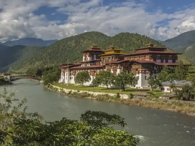 Journeys: Discover India, Nepal & Bhutan